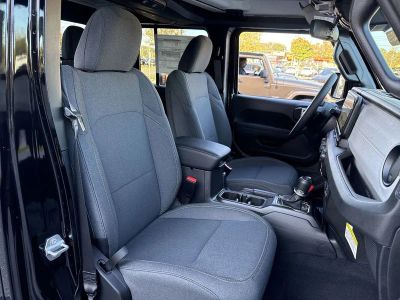 2025 Jeep Gladiator — photo 26 view