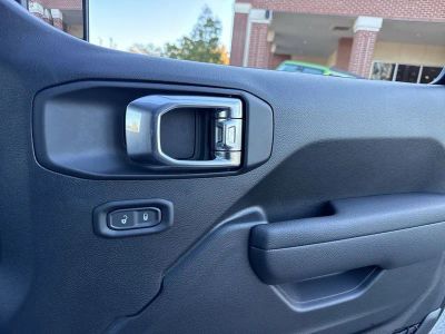 2025 Jeep Gladiator — photo 27 view