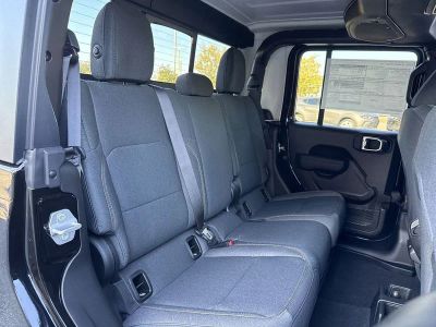2025 Jeep Gladiator — photo 24 view