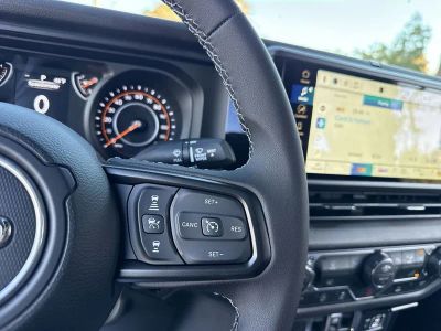 2025 Jeep Gladiator — photo 15 view