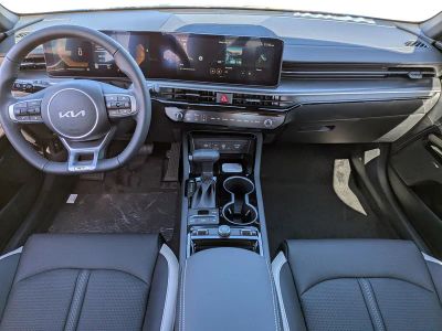 2026 Kia K5 — photo 16 view