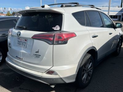 2017 Toyota RAV4 - Photo 2