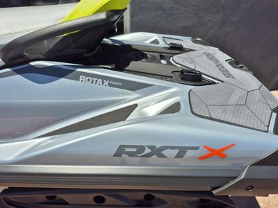 2025 Sea-Doo RXT-X 325 Ice Metal / Manta Green - Photo 8