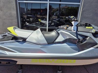 2025 Sea-Doo RXT-X 325 Ice Metal / Manta Green - Photo 14