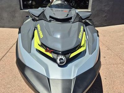 2025 Sea-Doo RXT-X 325 Ice Metal / Manta Green - Photo 3