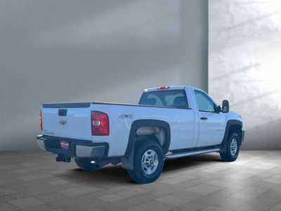 2011 Chevrolet Silverado 2500HD — engine compartment view