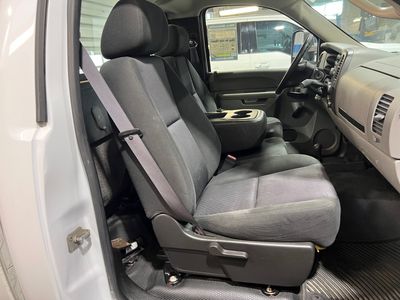 2011 Chevrolet Silverado 2500HD — photo 14 view