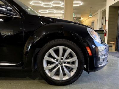 2014 Volkswagen Beetle Convertible — photo 33 view