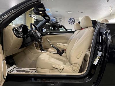 2014 Volkswagen Beetle Convertible — photo 12 view