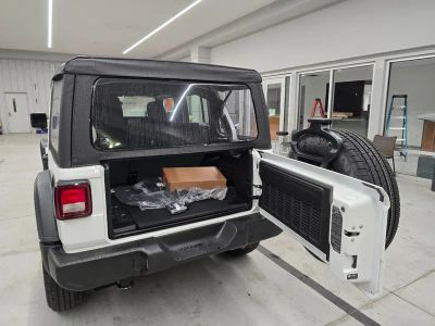 2026 Jeep Wrangler — photo 33 view