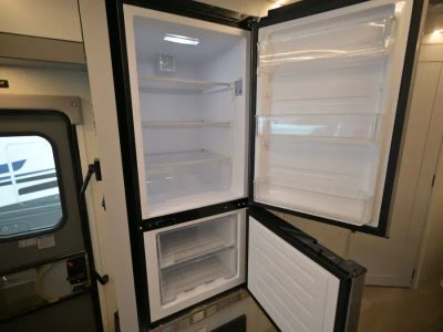 2025 Coachmen EURO — photo 18 view