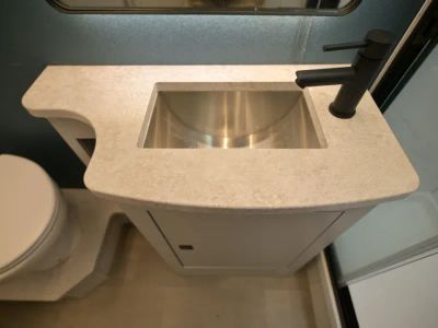 2025 Coachmen EURO — photo 28 view
