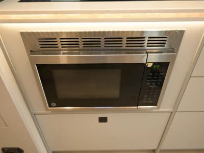 2025 Coachmen EURO — photo 12 view