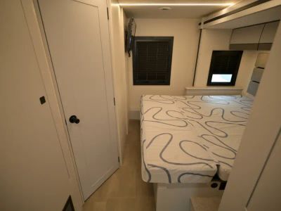 2025 Coachmen EURO — photo 20 view