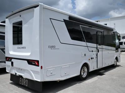 2025 Coachmen EURO — photo 41 view