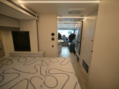 2025 Coachmen EURO — photo 24 view