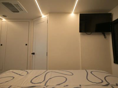 2025 Coachmen EURO — photo 25 view