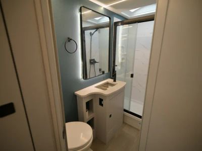 2025 Coachmen EURO — photo 27 view