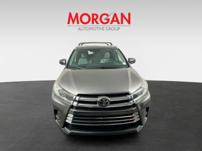 2017 Toyota Highlander — photo 8 view