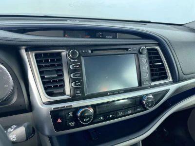 2017 Toyota Highlander — photo 25 view