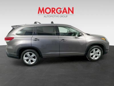 2017 Toyota Highlander — side profile view