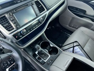 2017 Toyota Highlander — photo 23 view