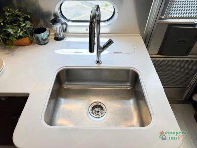 2019 Airstream Globetrotter — photo 20 view