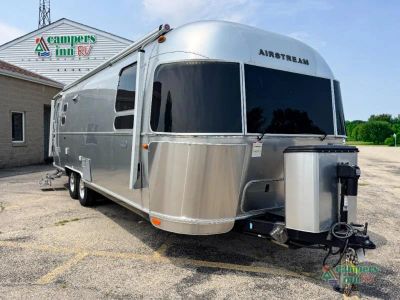 2019 Airstream Globetrotter — front three-quarter view