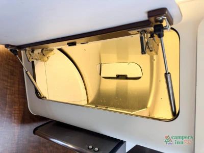 2019 Airstream Globetrotter — photo 19 view