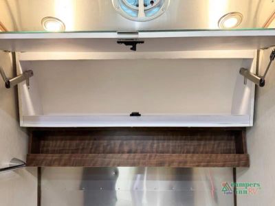 2019 Airstream Globetrotter — photo 45 view