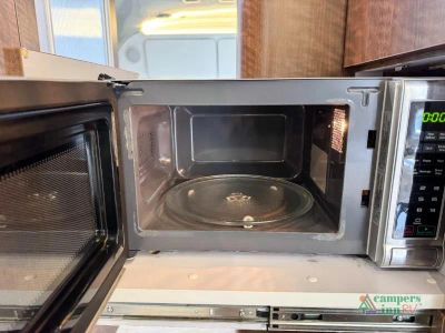 2019 Airstream Globetrotter — photo 33 view