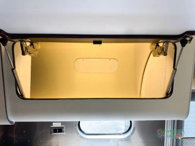 2019 Airstream Globetrotter — photo 18 view