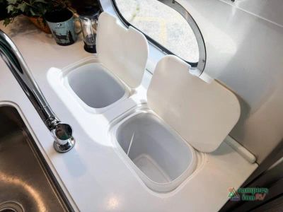2019 Airstream Globetrotter — photo 21 view