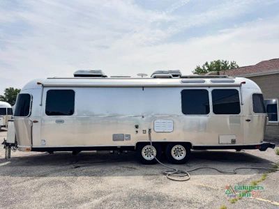 2019 Airstream Globetrotter — interior view