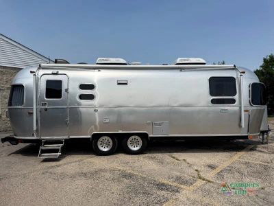 2019 Airstream Globetrotter — photo 8 view