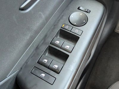 2025 Hyundai Kona — photo 28 view
