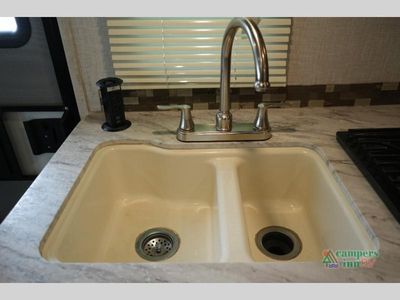 2020 Coachmen RV Prism — photo 35 view