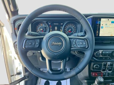 2026 Jeep Gladiator — photo 11 view