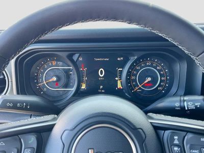2026 Jeep Gladiator — photo 12 view