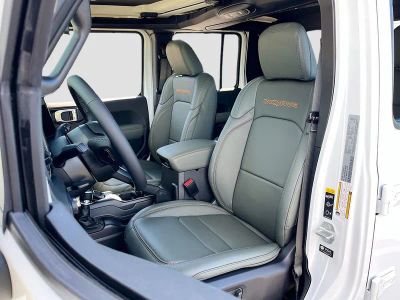 2026 Jeep Gladiator — photo 21 view