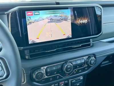 2026 Jeep Gladiator — photo 14 view