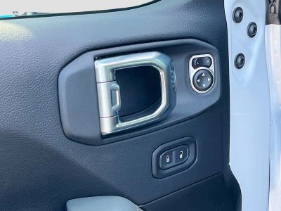 2026 Jeep Gladiator — photo 18 view
