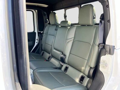 2026 Jeep Gladiator — photo 24 view