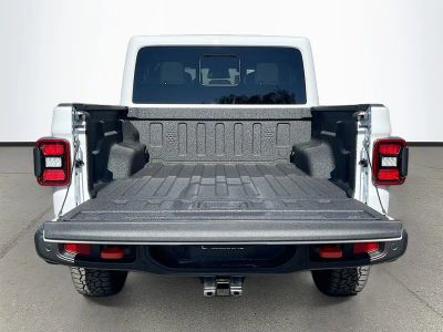 2026 Jeep Gladiator — photo 25 view