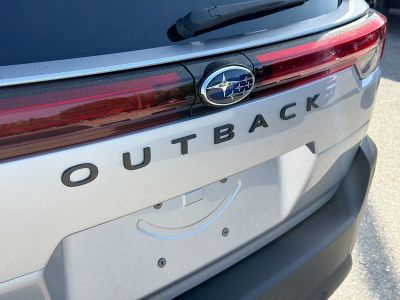 2026 Subaru Outback — photo 11 view