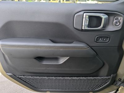 2026 Jeep Gladiator — photo 14 view