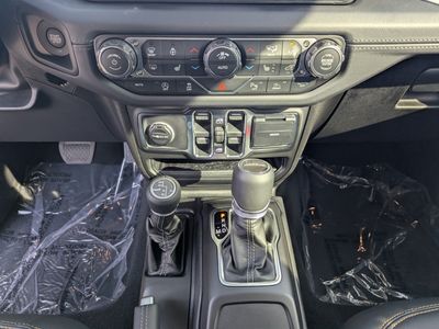 2026 Jeep Gladiator — photo 15 view