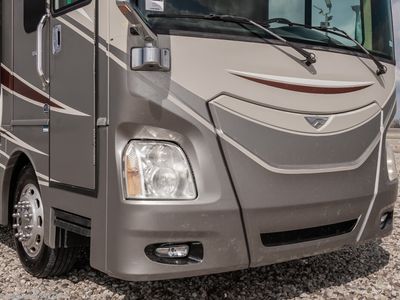 2015 Fleetwood Discovery - Photo 3