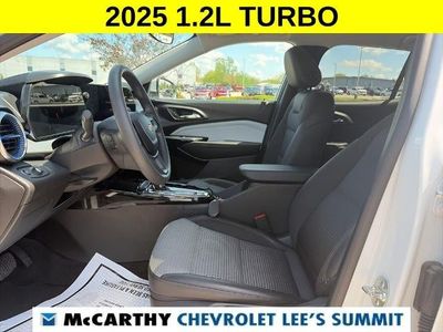2025 Chevrolet Trax - Photo 32
