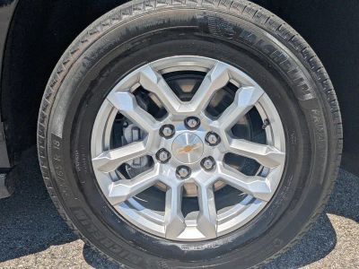 2025 Chevrolet Tahoe — photo 11 view